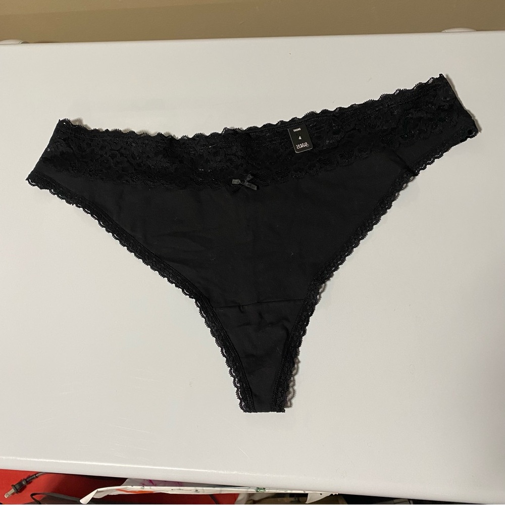 Wide lace thong panty
